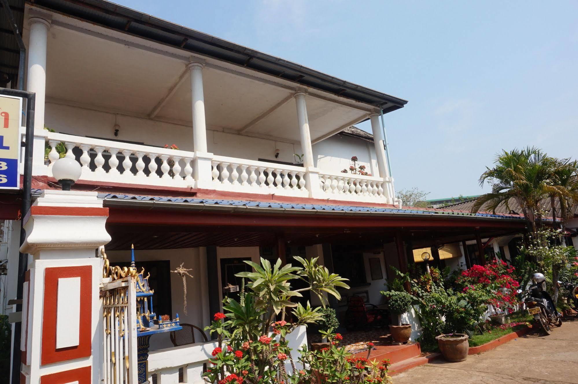 Salachampa Hotel Pakse Ngoại thất bức ảnh